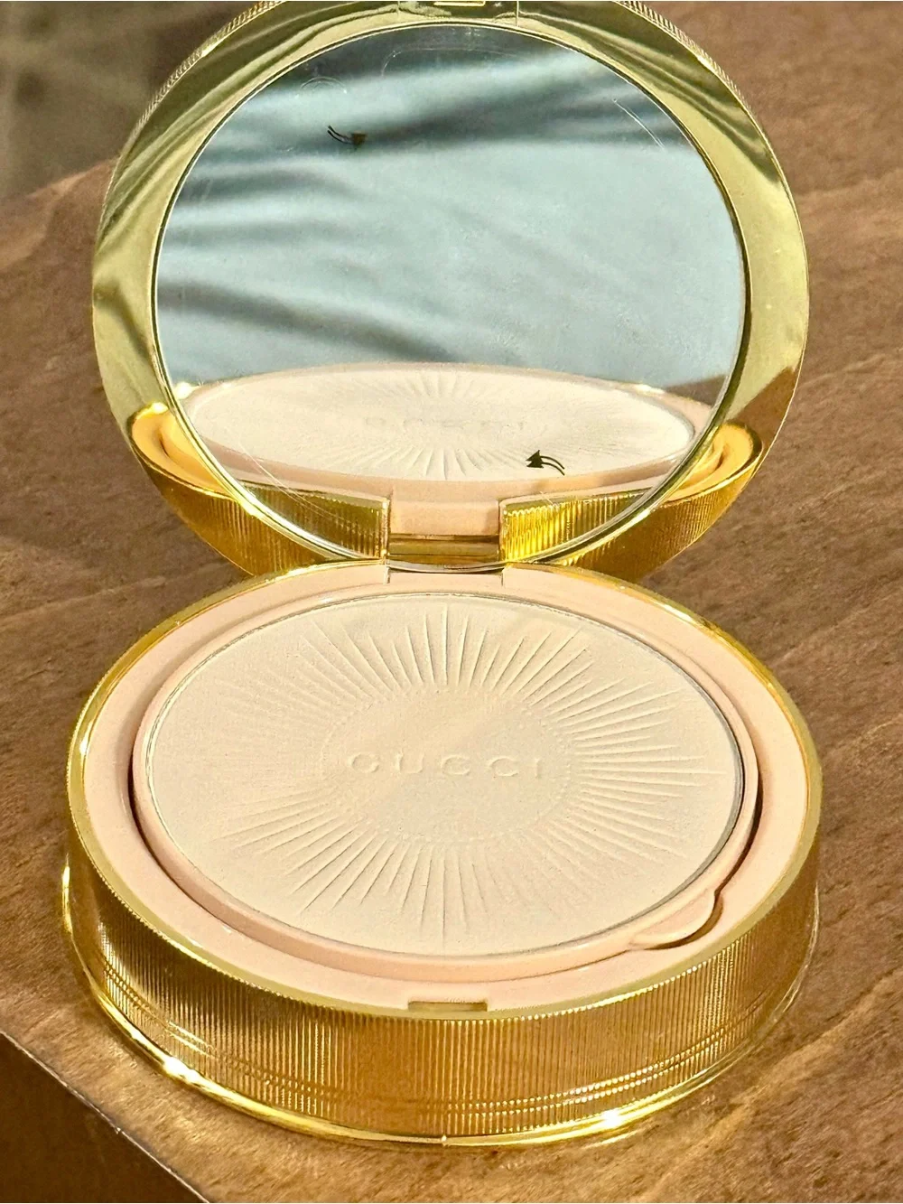 FreshGucci Mattifying Face Powder with 18-Hour Wear;Shade:00(without box & Puff)